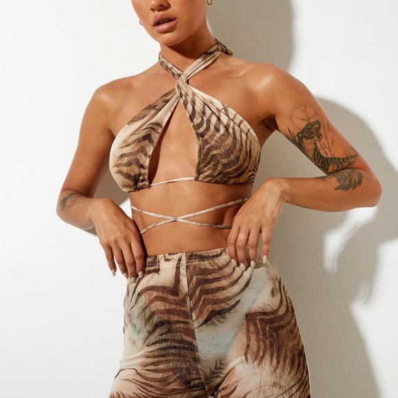 Motel Rocks Katara Strappy Top Herlom Flare Trouser in Tiger Brown 2 piece set - Picture 3 of 7